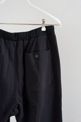 TOHNAI / DRY COTTON LOOP BACK PLEAT TRACK TROUSER -BLACK-