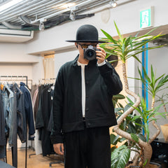 [Expected to arrive at the end of August] nonnotte / High-Count Moleskin Draping Bias Sleeve Blouson-Deep Black-