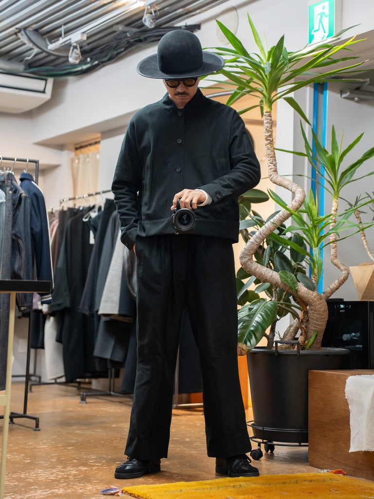 [Expected to arrive at the end of August] nonnotte / High-Count Moleskin Draping Bias Sleeve Blouson-Deep Black-