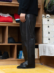 [Scheduled to arrive in September] CCU / WIDE SLACKS-COW BLACK-