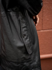 [Scheduled to arrive in September] CCU / MAC COAT-COW BLACK-