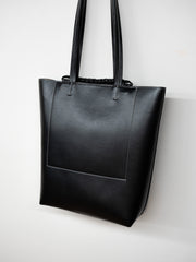 SAGAN Vienna / PAZAR BOOK 手提包 葡萄色皮革 黑色，帶有“白色”縫線