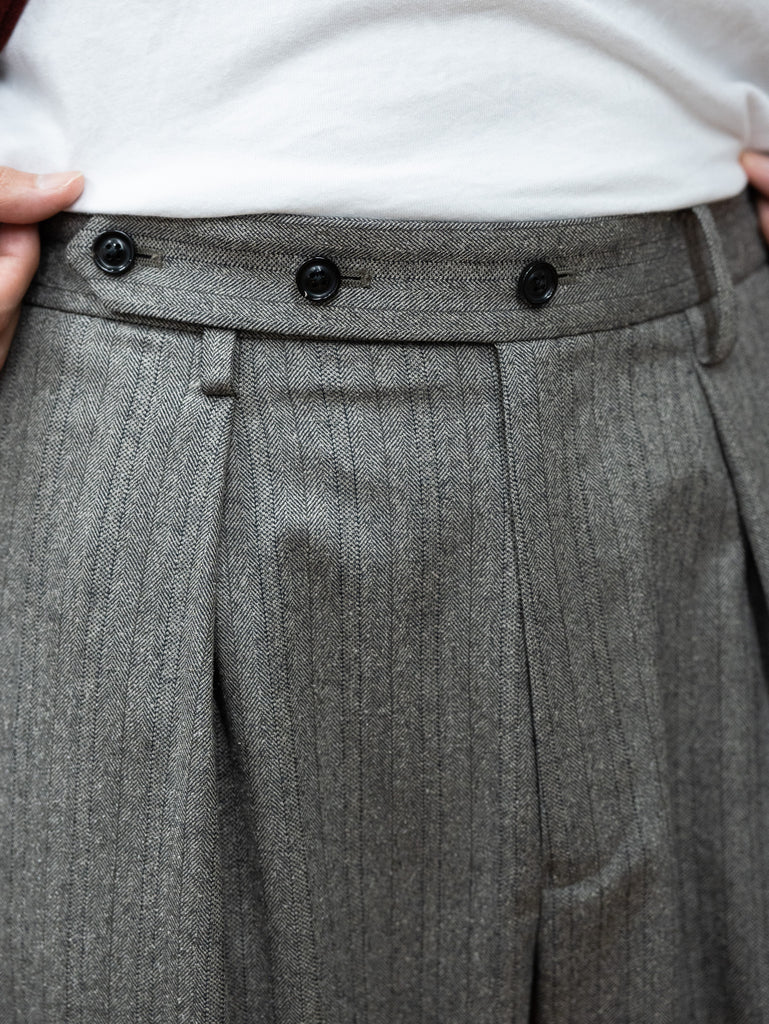 ULTERIOR / W/S HERRINGBONE STRIPE TUCKED TROUSER -TAUPE GREY-