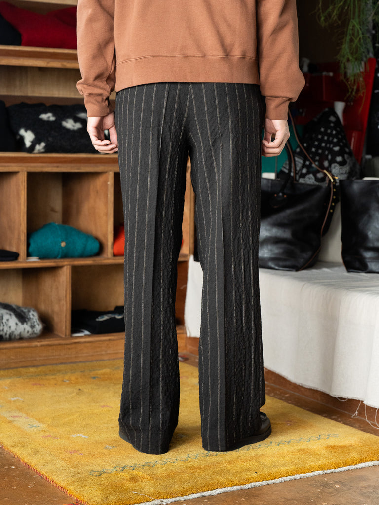 CMMN SWDN / FLAT FRONT RELAXED STRAIGHT TROUSERS -BROWN STRIPE-