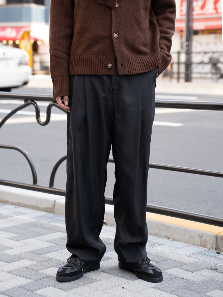 TOHNAI / 細 MOLESKIN 寬褶長褲-黑色-