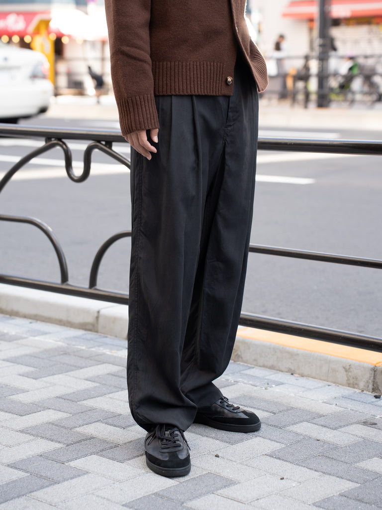 TOHNAI / 細 MOLESKIN 寬褶長褲-黑色-