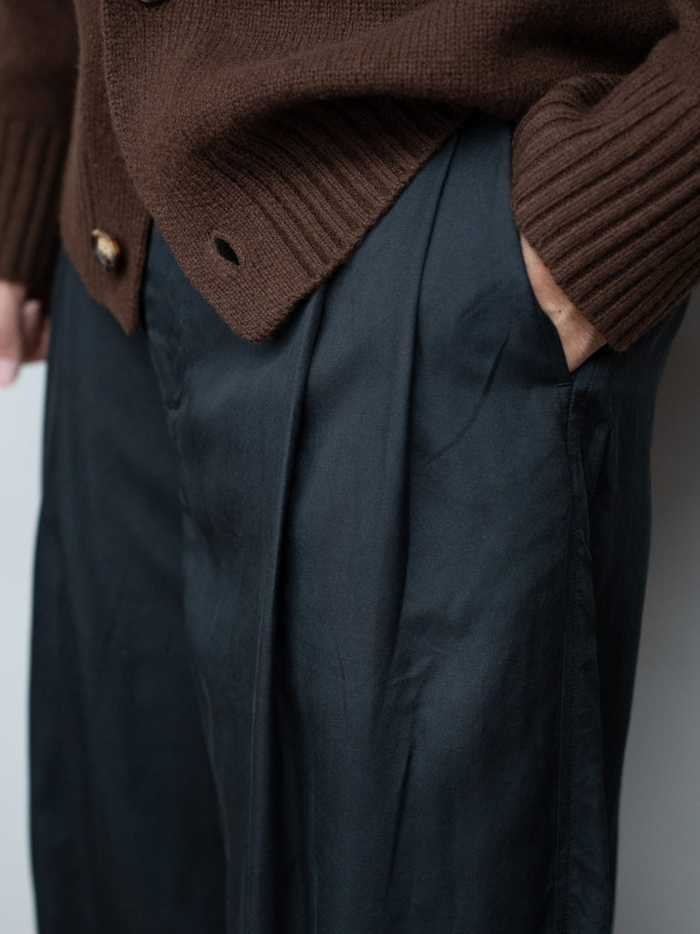 TOHNAI / 細 MOLESKIN 寬褶長褲-黑色-