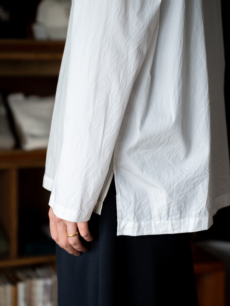 TOHNAI / COTTON x CUPRO STRIPE COLLARLESS SHIRT -WHITE-