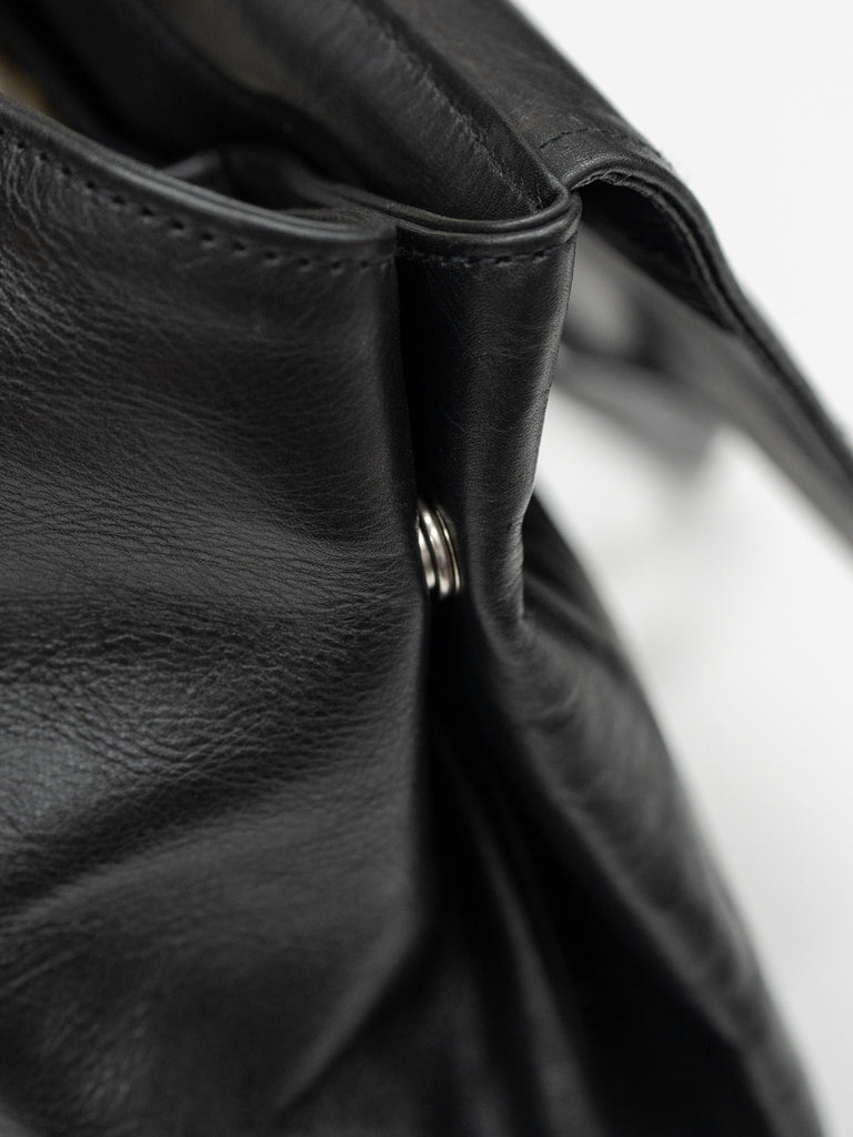 CCU / ROUND TOTE BAG L SIZE -BLACK-