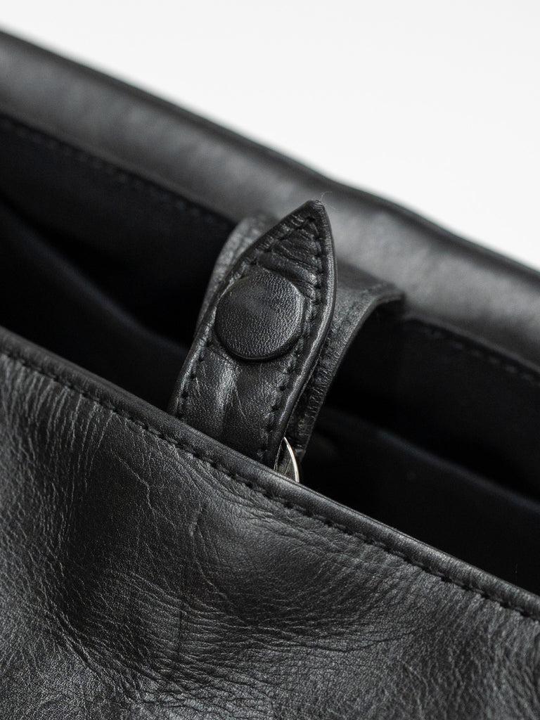 CCU / ROUND TOTE BAG L SIZE -BLACK-