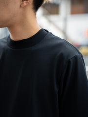 HAND ROOM / POLYESTER COTTON FEEL MOCK NECK T-SHIRT -BLACK-