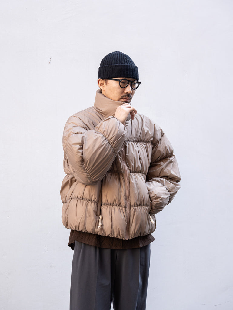 【再入荷】refomed / MANUAL DOWN JACKET -GREIGE-