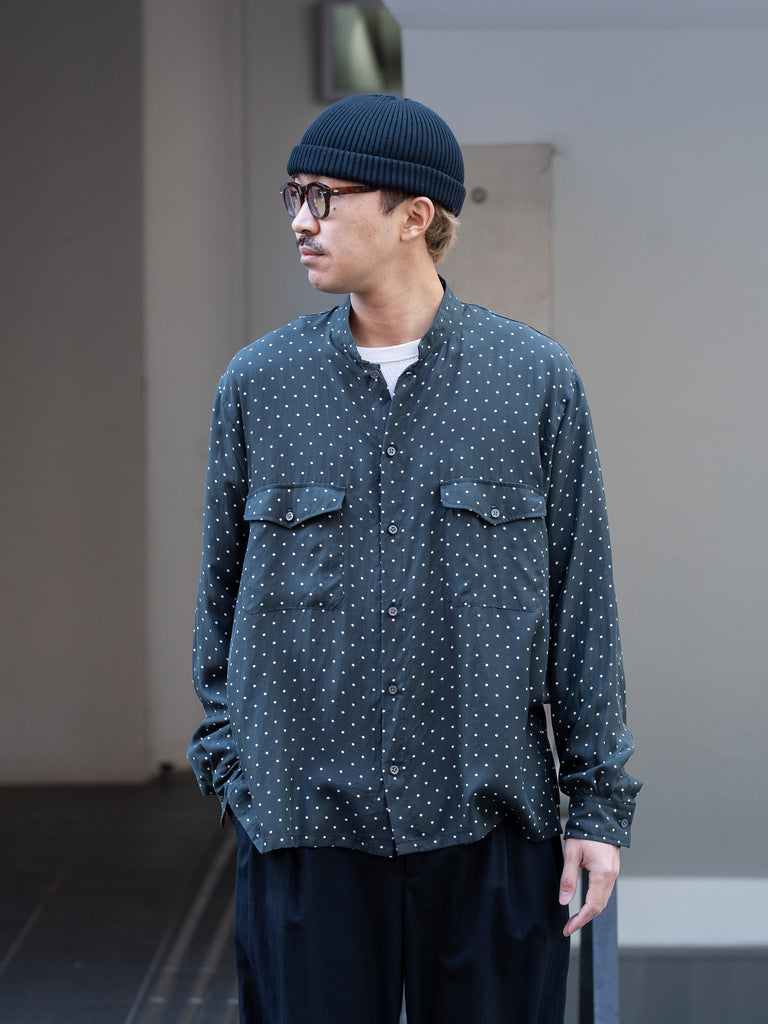 TOHNAI / BRUSHED SILK TWILL BAND COLLAR SHIRT -DOT-