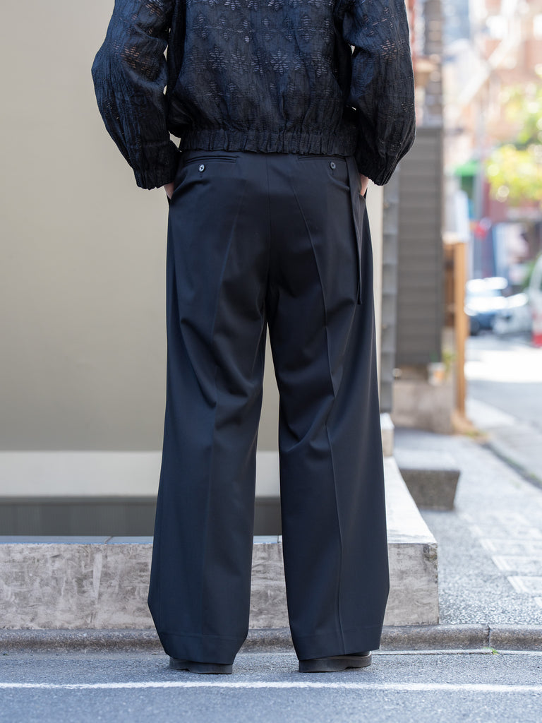 CMMN SWDN / Omari Double Pleated Trousers -Black-