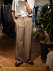 IRENISA / TWO TUCKS WIDE PANTS -MOCHA BEIGE-