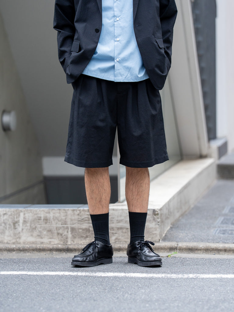 IRENISA / TWO TUCKS WIDE SHORTS -BLACK-