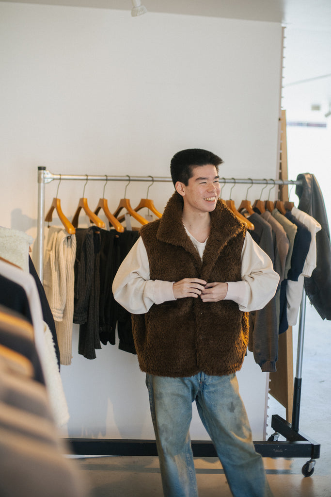 [Expected to arrive in October] refomed / CASTRO BOA VEST-BROWN-