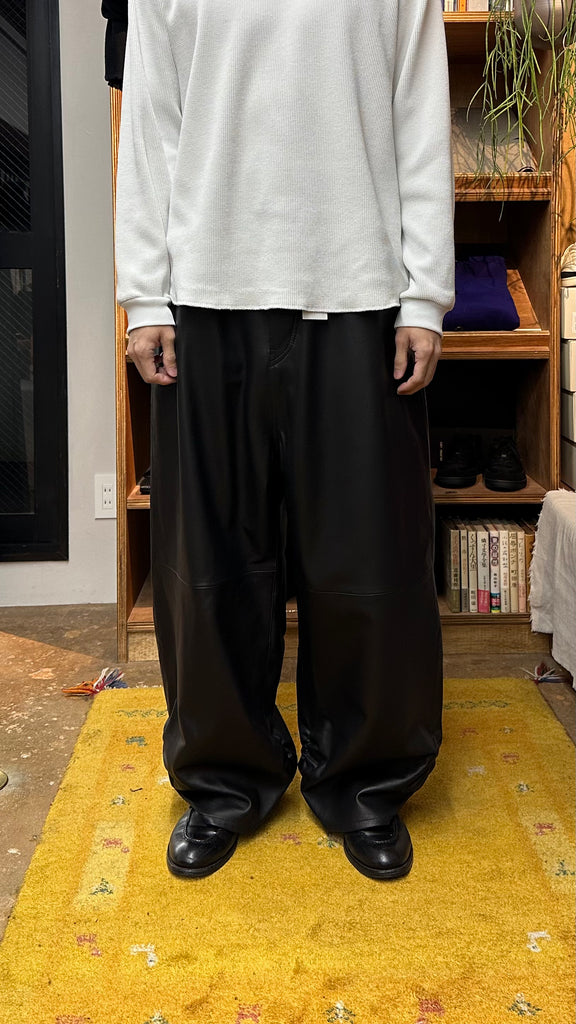 CCU × refomed / FRESH MAN CCU LEATHER WIDE PANTS -BLACK-