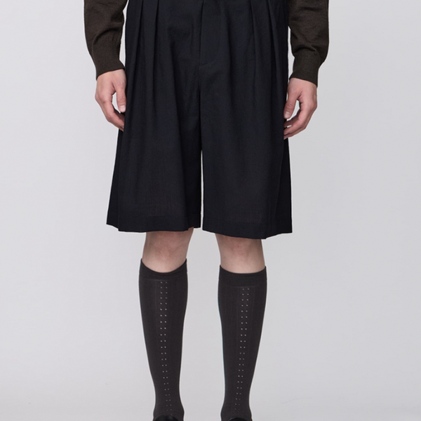 【値下げ】irenisa TWO TUCKS WIDE SHORTS IRENISA / TWO TUCKS WIDE SHORTS -BLACK-｜aIbn公式通販