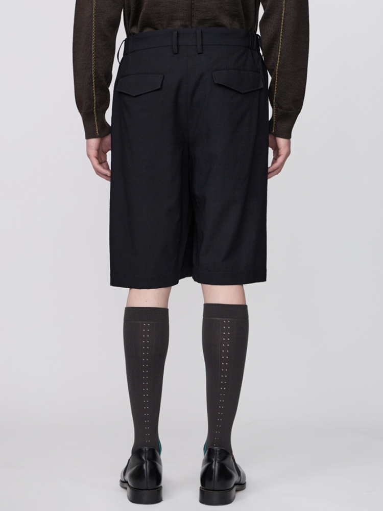 IRENISA / TWO TUCKS WIDE SHORTS -BLACK-