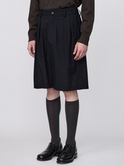IRENISA / TWO TUCKS WIDE SHORTS -BLACK-