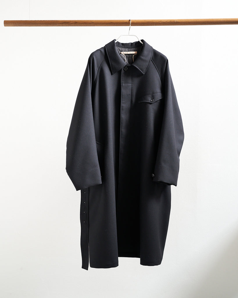 TOHNAI / FINE DOUBLE WOOL TWILL BELTED COAT -BLACK-｜aIbn公式通販