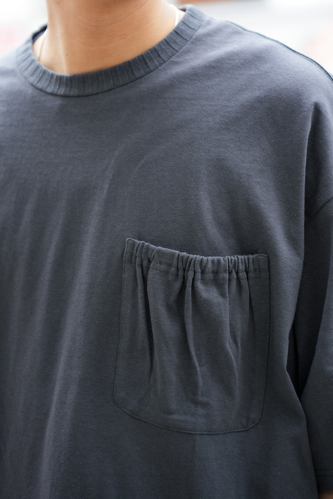 refomed(リフォメッド) / GATHER POCKET TEE -CHARCOAL-｜aIbn公式通販